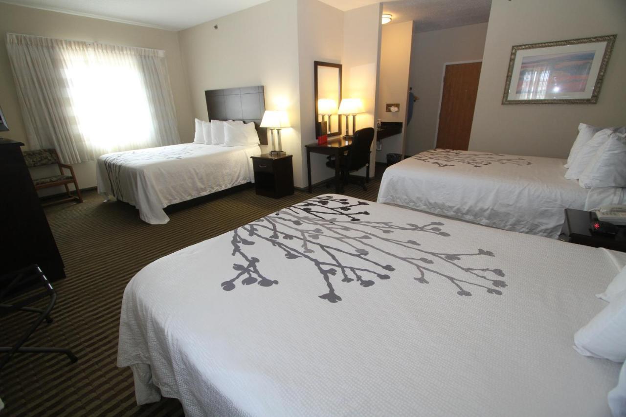 Bowman Inn And Suites Esterno foto