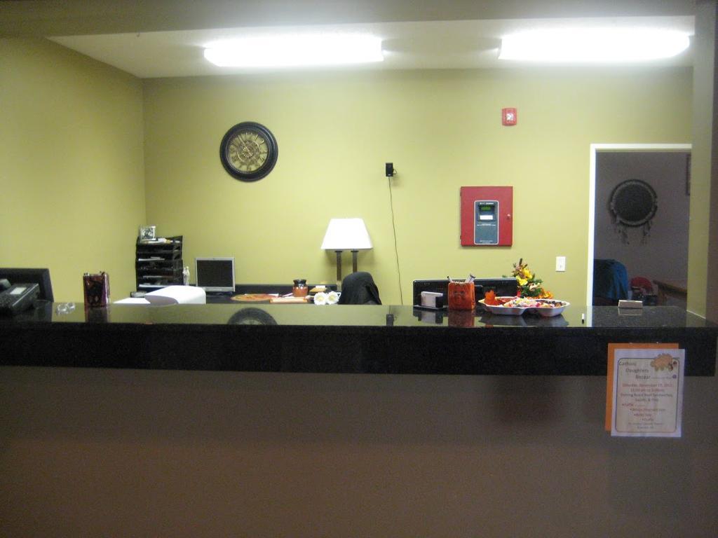 Bowman Inn And Suites Esterno foto